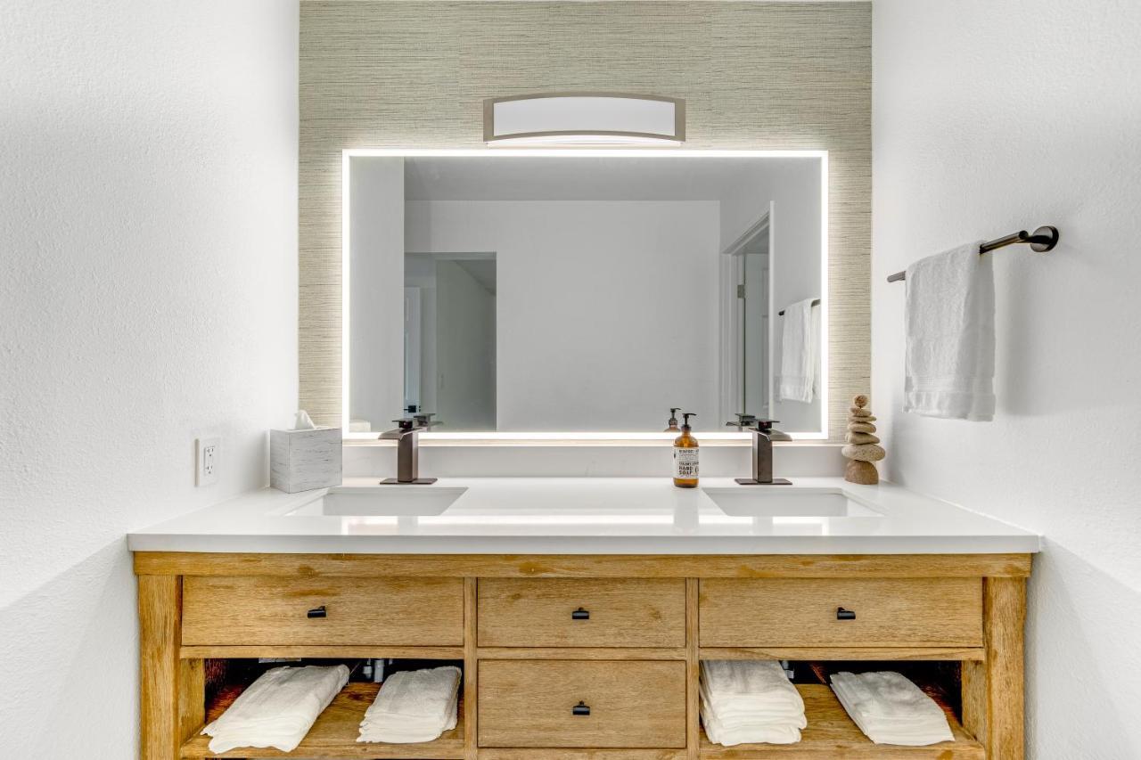 Newly Renovated Condo With Sup Paddle Boards And Golf Clubs Included Kailua-Kona Exterior photo