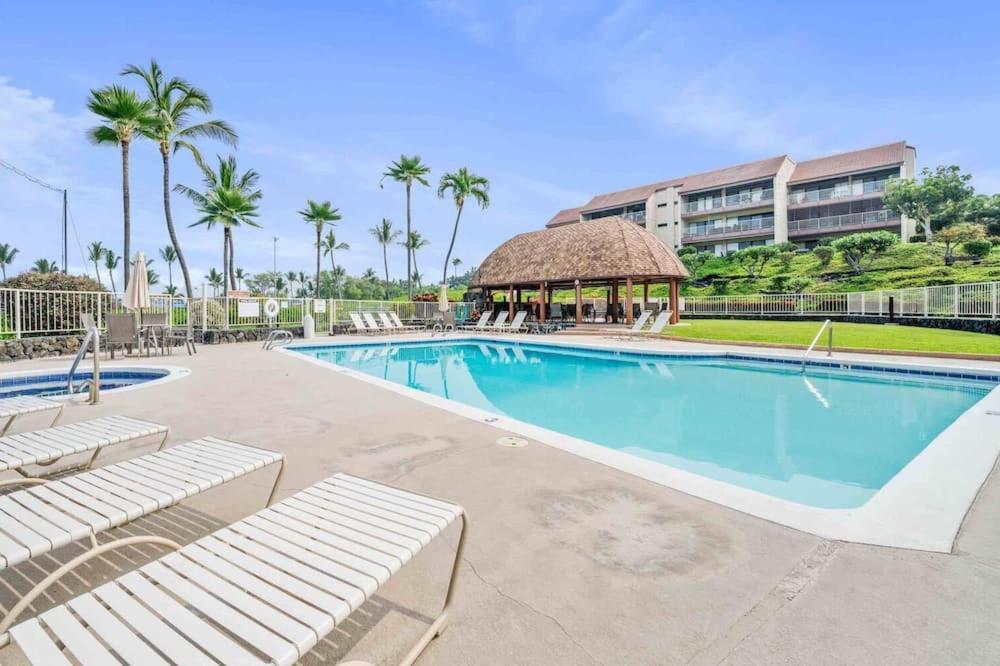 Newly Renovated Condo With Sup Paddle Boards And Golf Clubs Included Kailua-Kona Exterior photo